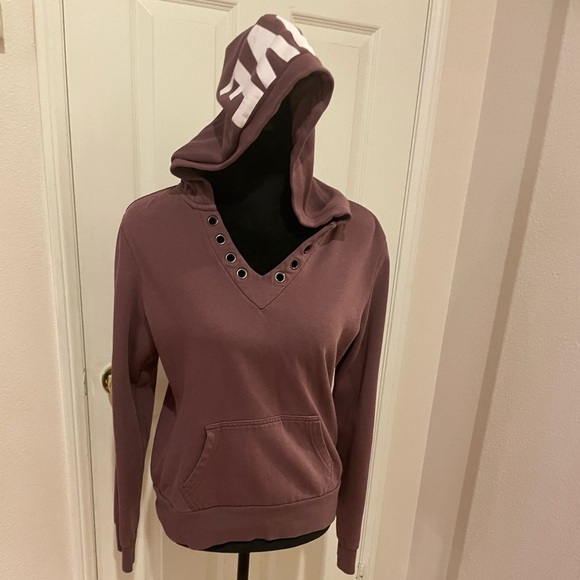 Sweaters - Purple sweater SIZE MEDIUM M​​